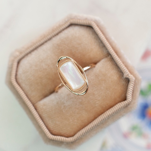 Oval Sea Shell Gold Statement Ring - Picture 12 of 15